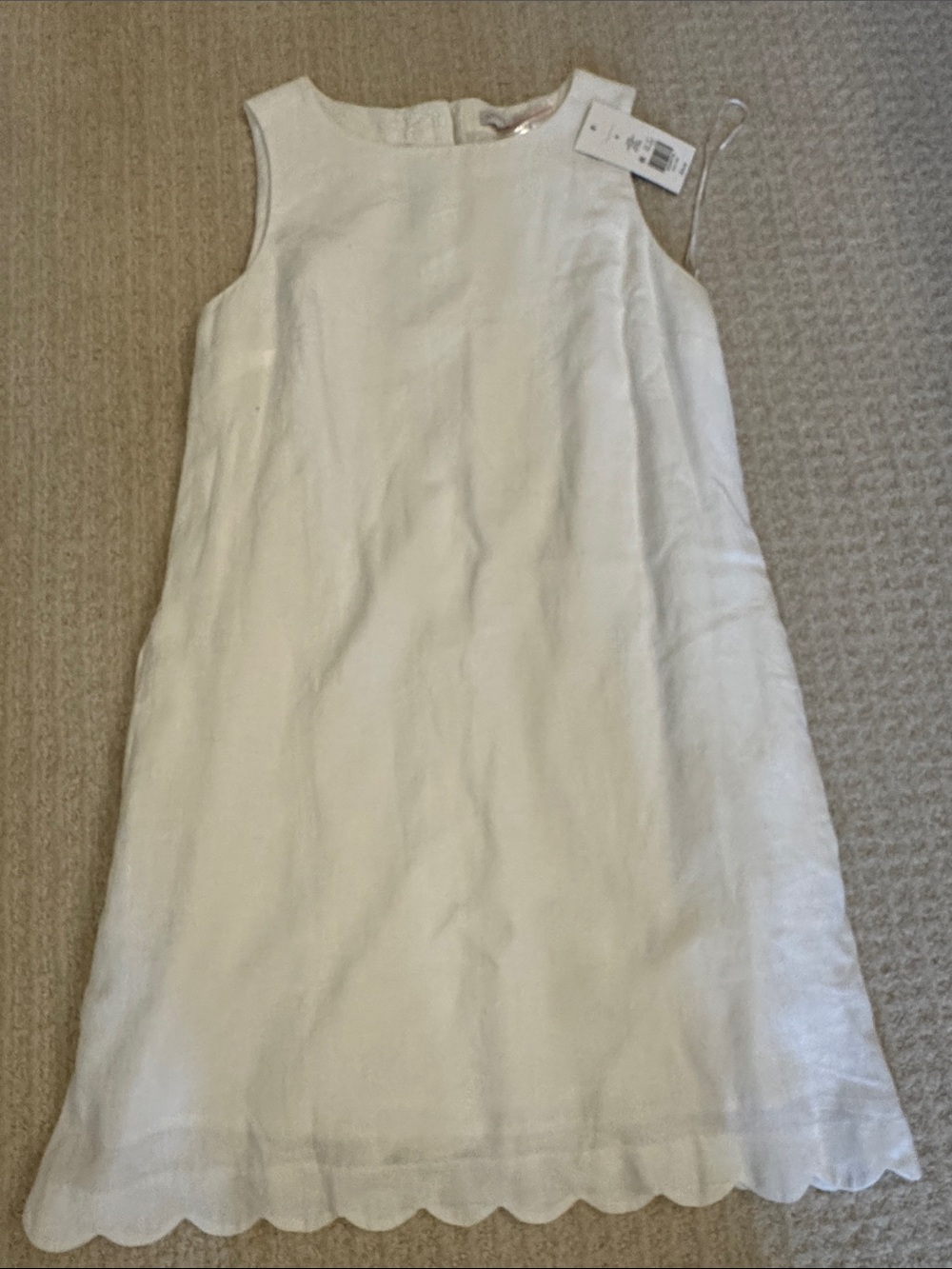 Crown & Ivy White Sleeveless Linen Scallop-Hem Shift Dress